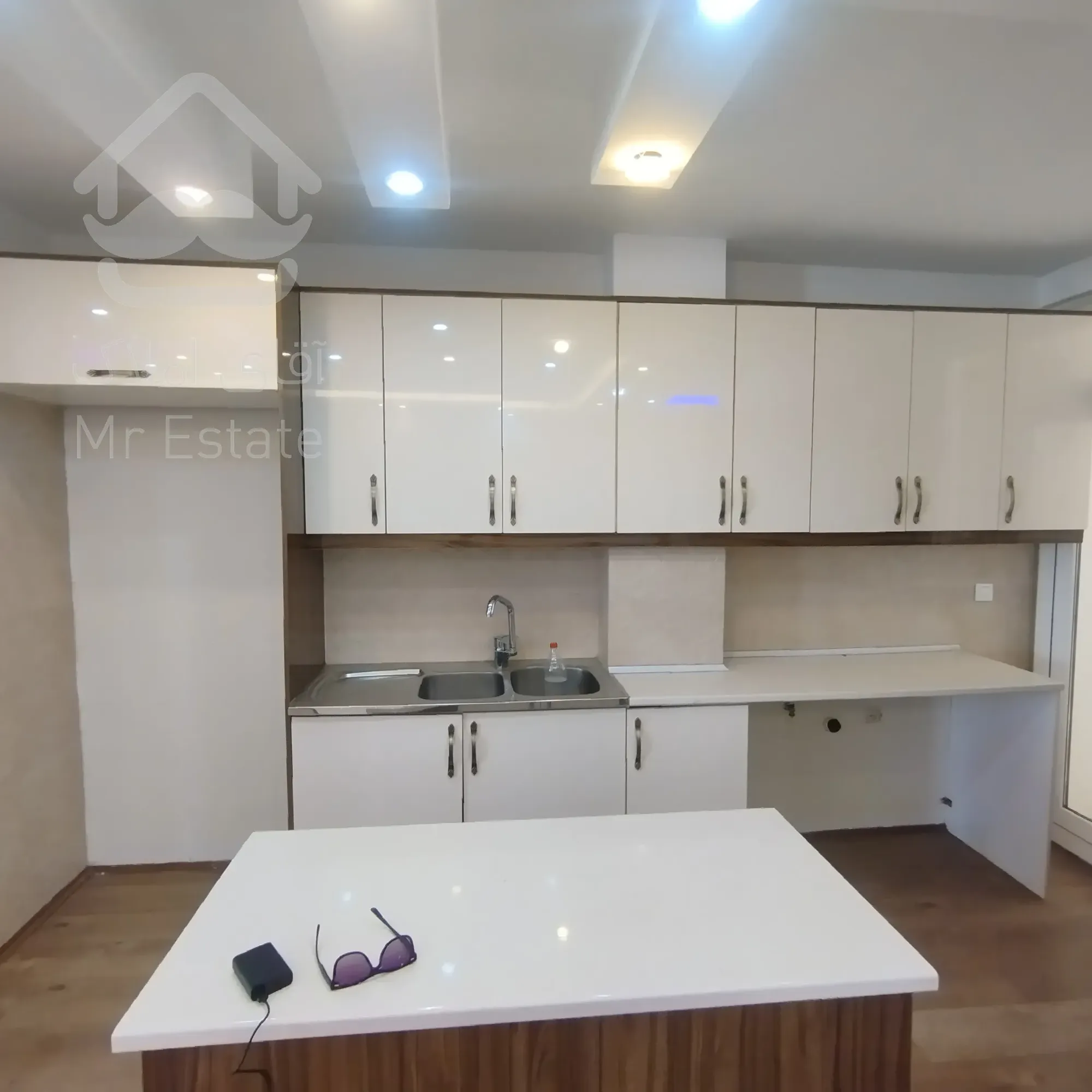 فروش آپارتمان ۷۱متری تاپ لوکیشن نوسازی شده زیر قیمت منطقه