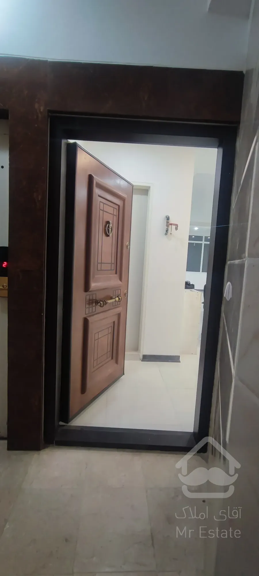 آپارتمان نوساز کلیدنخورده