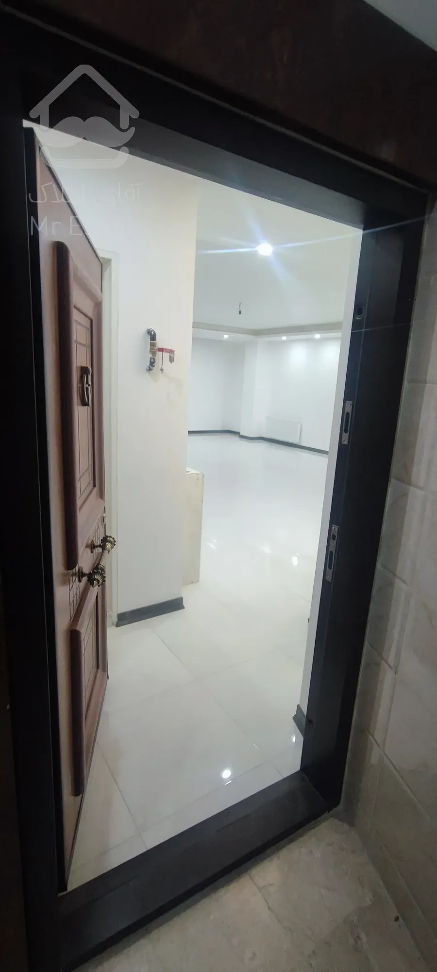 آپارتمان نوساز کلیدنخورده