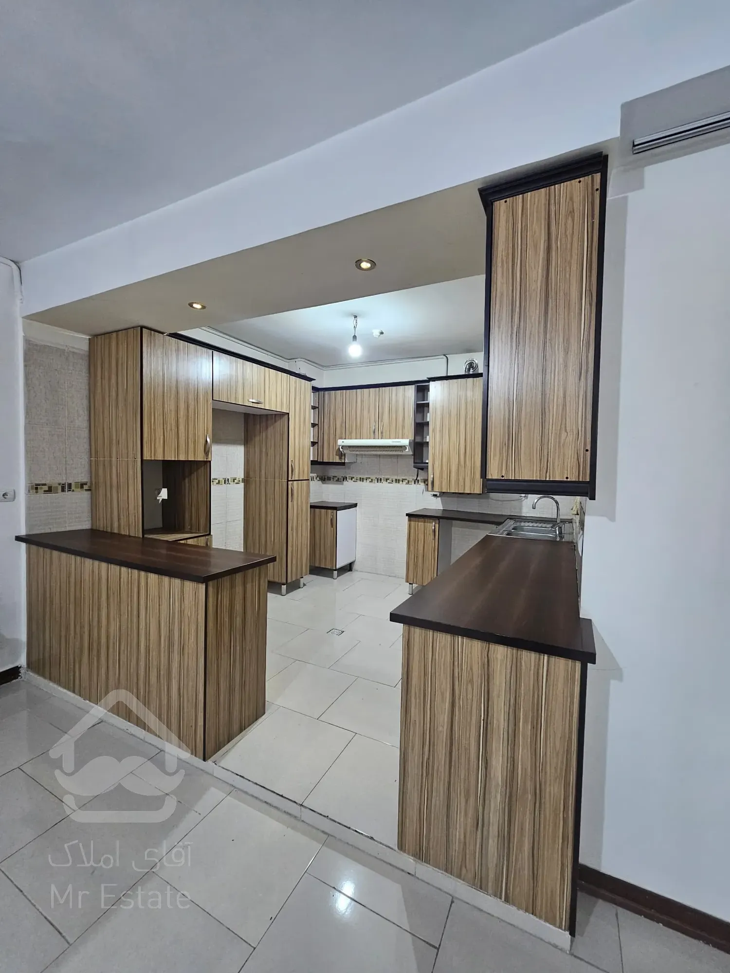 ۱۰۲ متری نگارستان فیروز آبادی