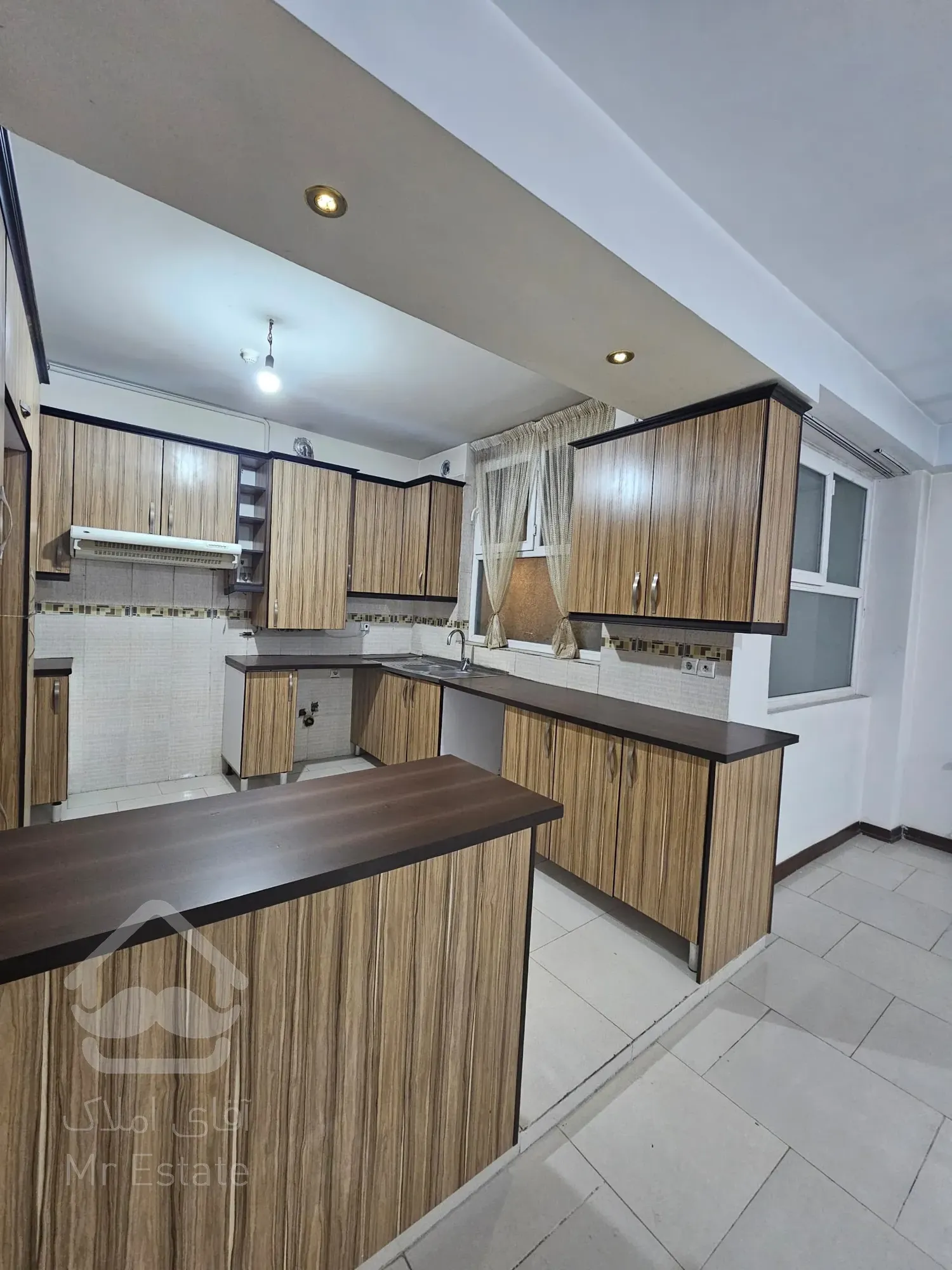 ۱۰۲ متری نگارستان فیروز آبادی