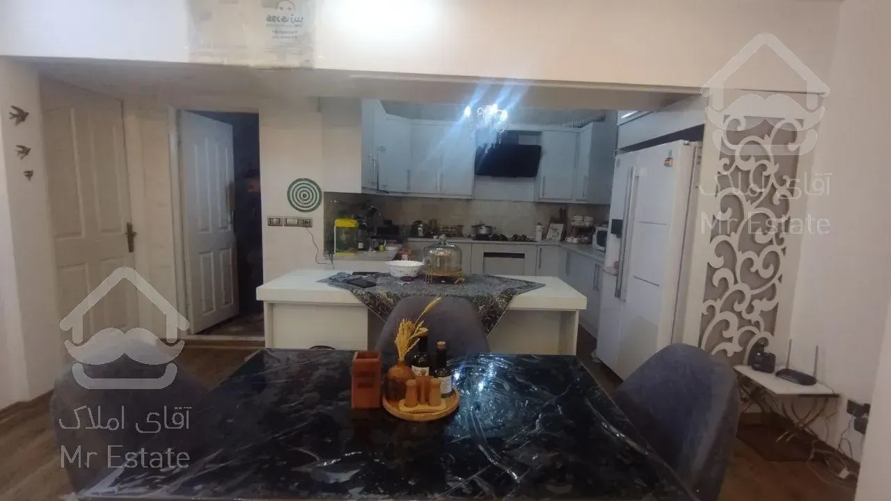 آپارتمان ۱۳۰متری دو خواب دو طبقه