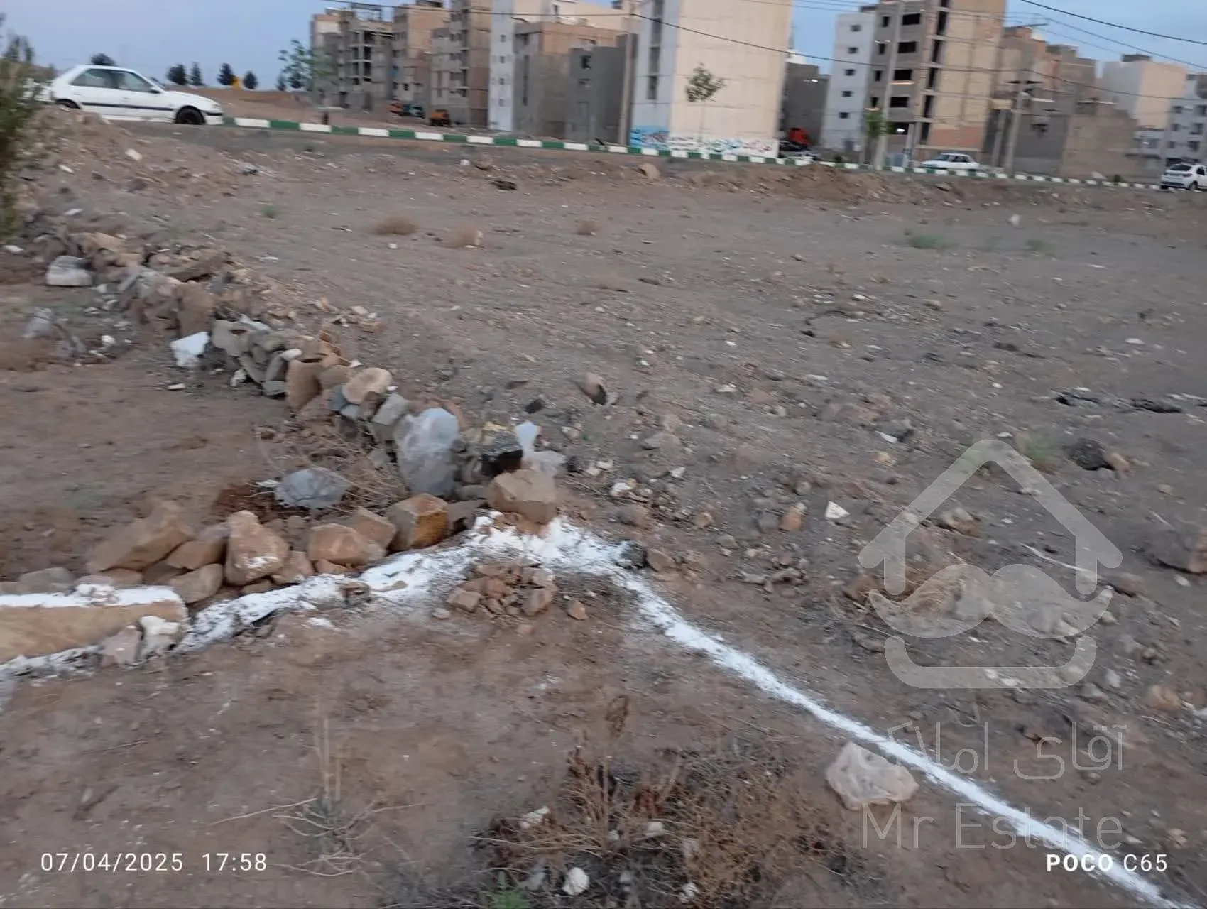 زمین خیابان دانشگاه آخرش قطعه دوم بعد از خیابان دونبش فصا سبز