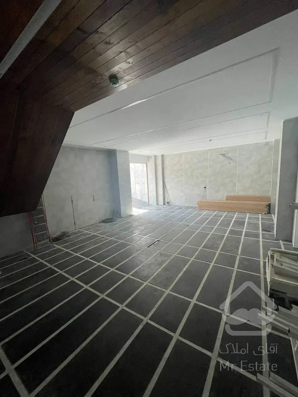 فروش ویلای تریبلکس با معماری مدرن و استخر