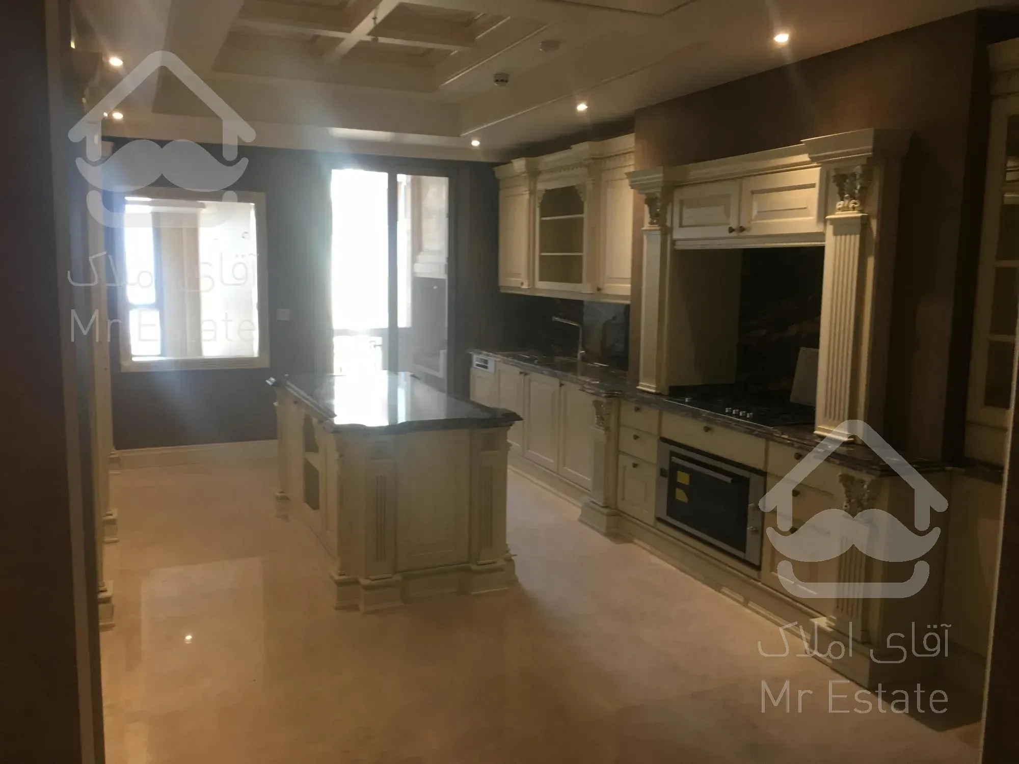 ۲۴۰ متر زعفرانیه بر فراز ابرها طبقه۱۲