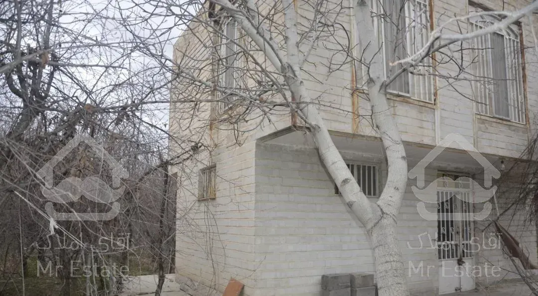 باغ با ساختمان دو طبقه