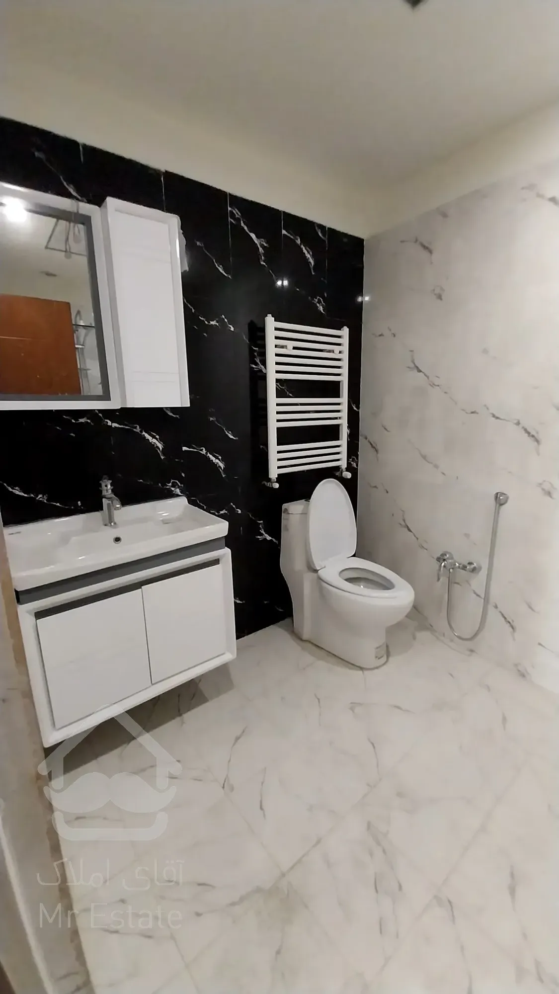 فروش اپارتمان 195متری سه خواب هروی