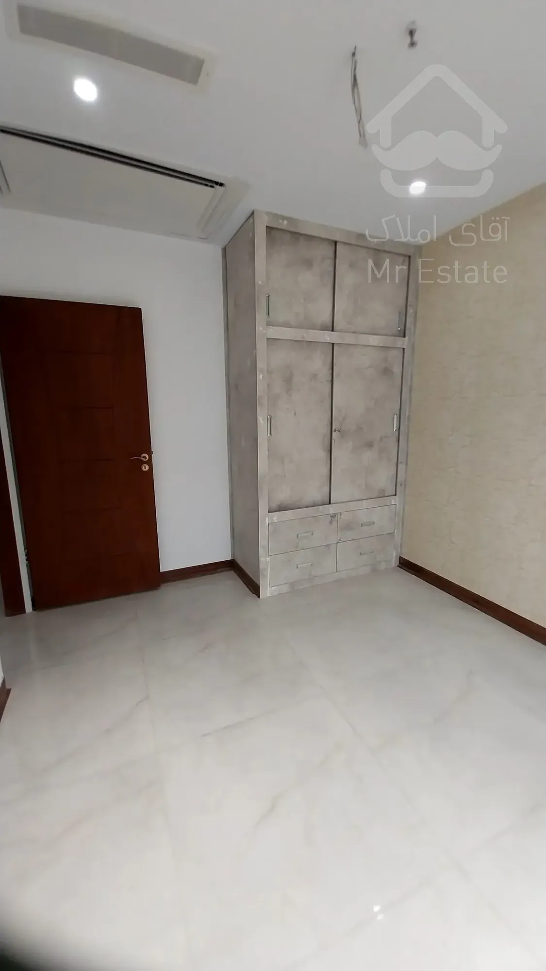 فروش آپارتمان 175 متری 3 خواب در برج رونیکاپالاس هروی