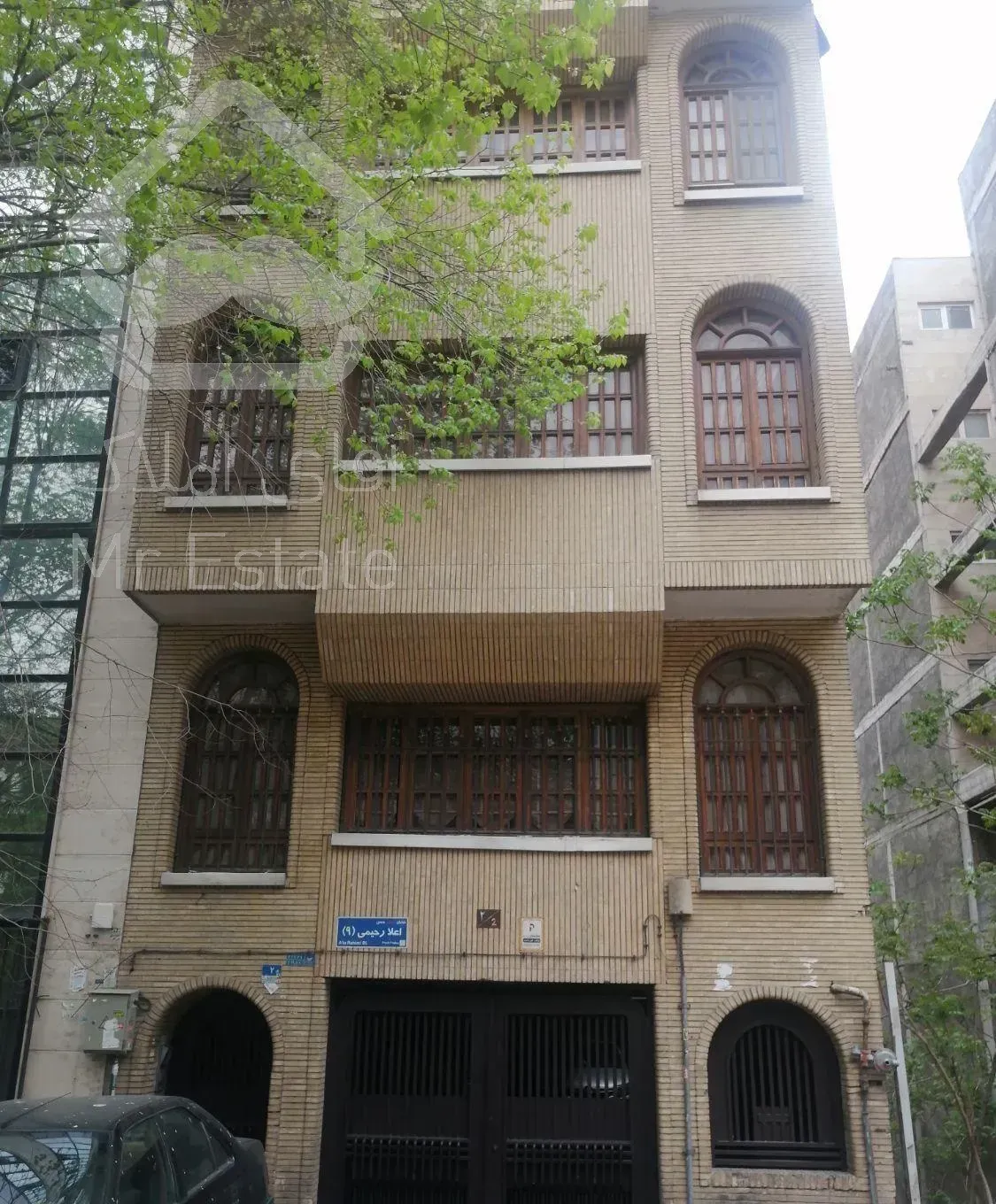 فروش آپارتمان ۲۶۷ متری ۵ نیم طبقه  همکف در ونک