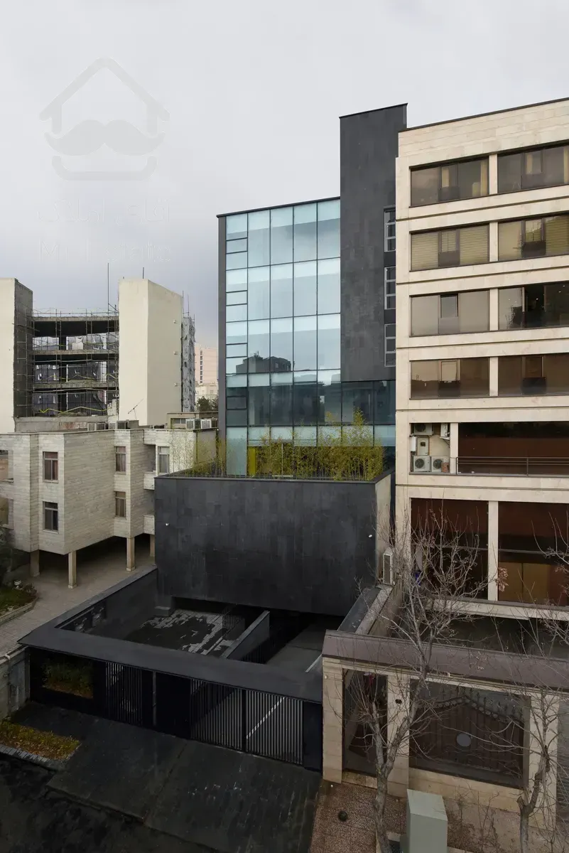 ۲۲۰ متر سند اداری بر اندرزگو ، نوساز مدرن ، ۴ پارکینگ