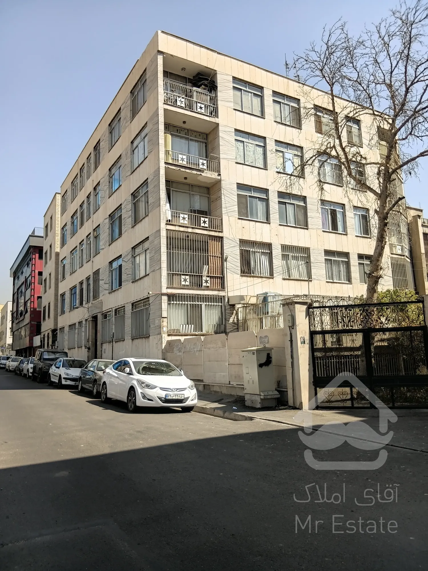 فروش آپارتمان  ۱۰۵ m مناسب سرمایه گذاری در حافظ تهران