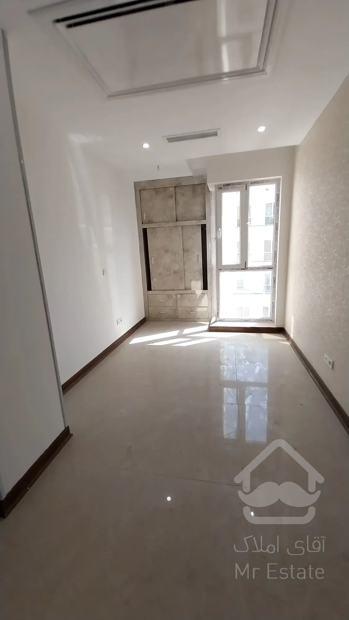 فروش واحد 175 متری سه خواب هروی