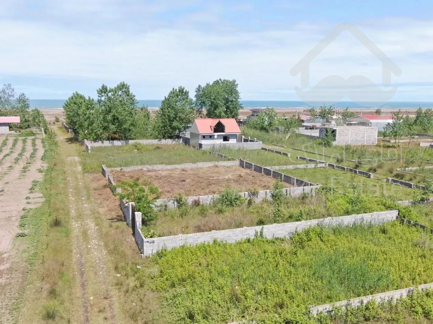 زمین مسکونی ساحلی درمنطقه برندبابندر تجاری تفریحی