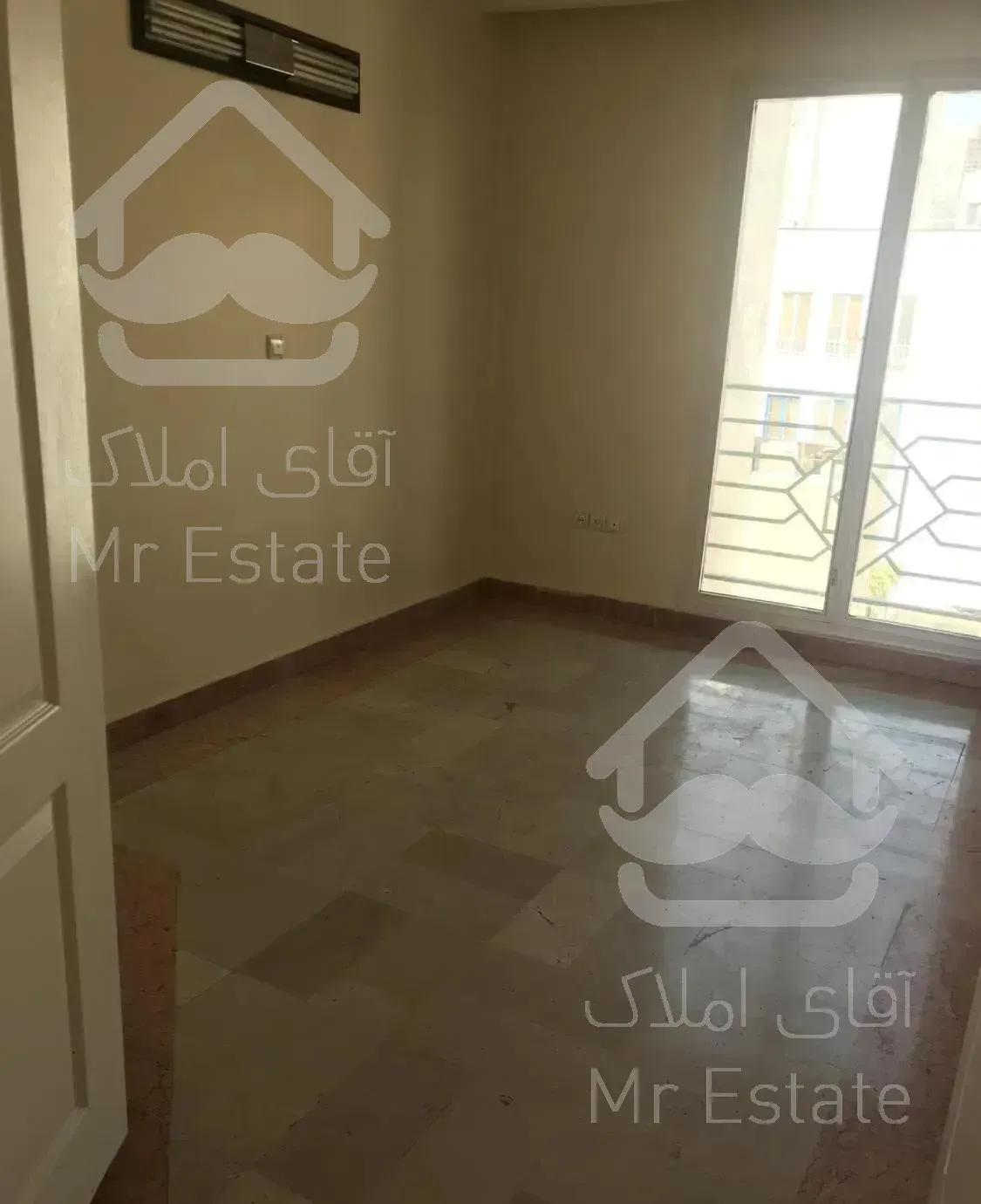 قلهک یزدانیان ۹۵ متر