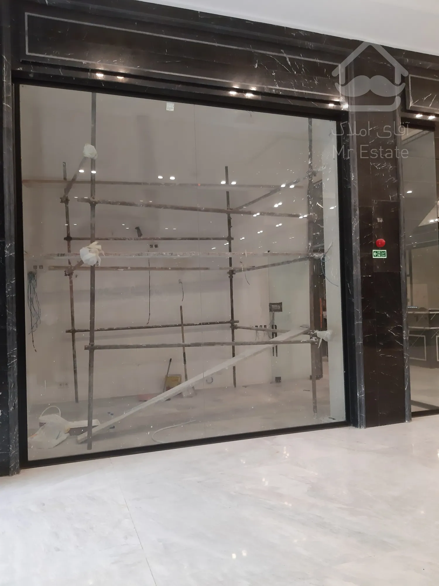 اجاره مغازه در رونیکا مال پاسداران جنب مترو پا خور عالی