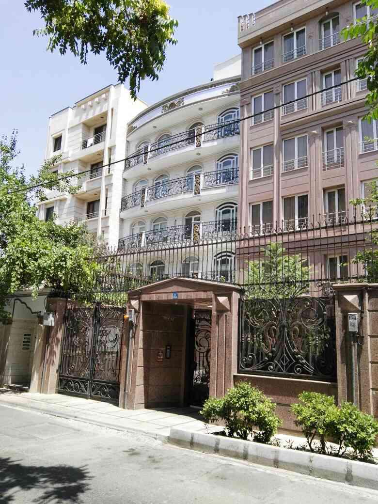 ۱۸۵ متر تکواحدی سه خواب فول کاشانی گلها