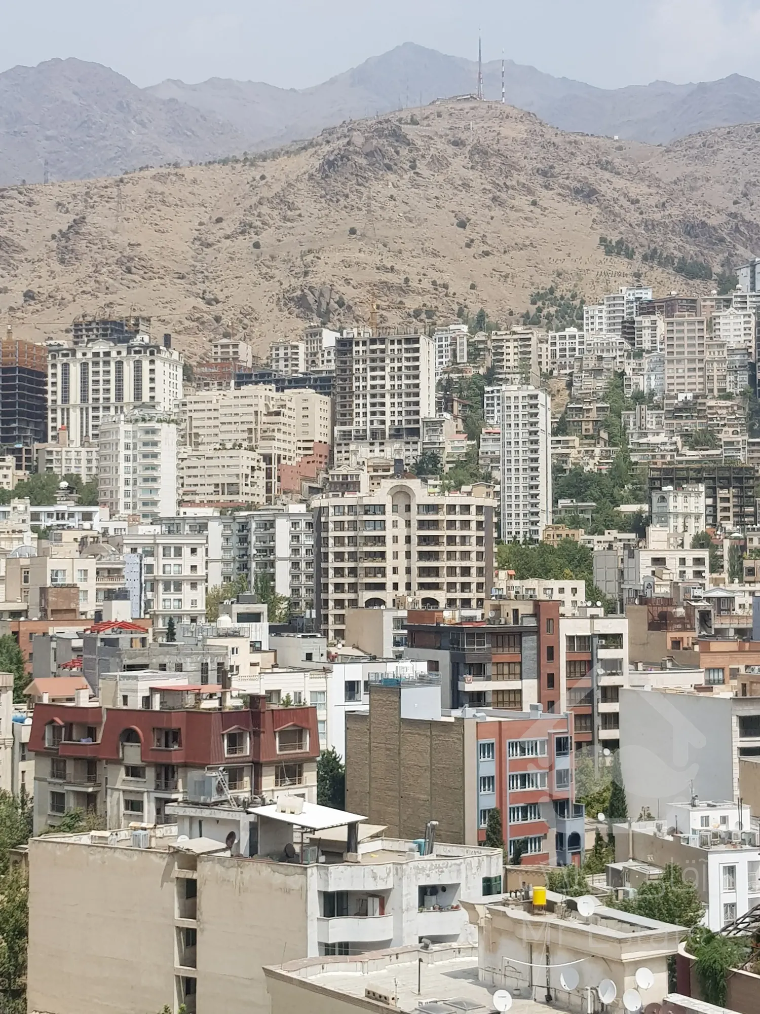 ۳۳۰ متر برج باغ در زیباترین کوچه باغ منطقه