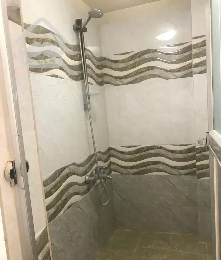 سهرودی دبستان ۶۴ متر دوخواب با پارکینگ و انباری