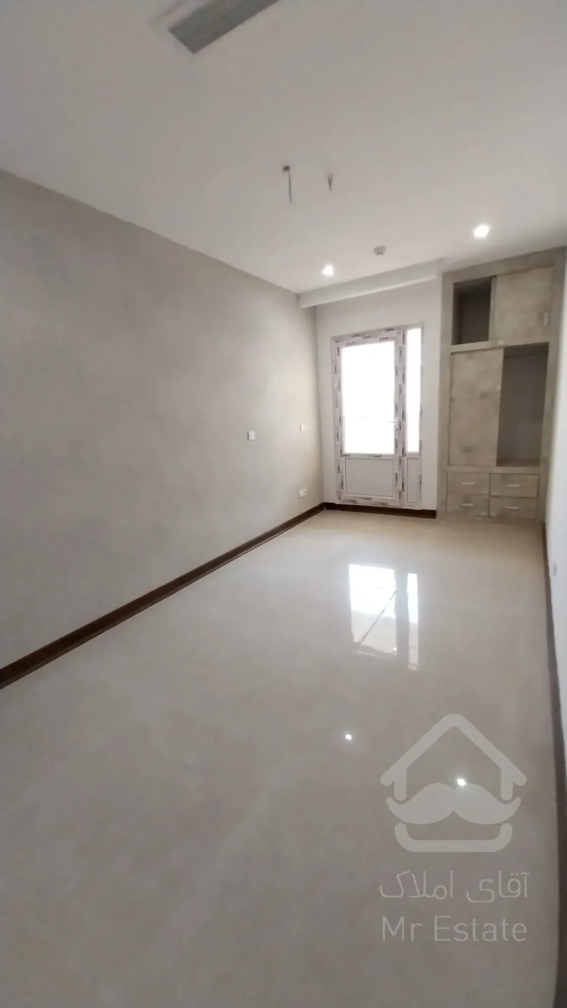 فروش واحد 175 متری سه خواب هروی