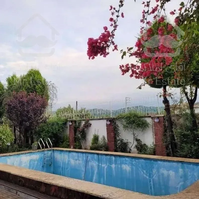 ویلا 891 متر تریبلکس_ استخردار _ خوش نقشه