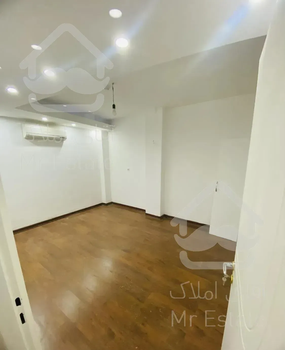 آپارتمان هوشنگ مرادی/کلید نخورده/٣ خواب/شخصی ساز