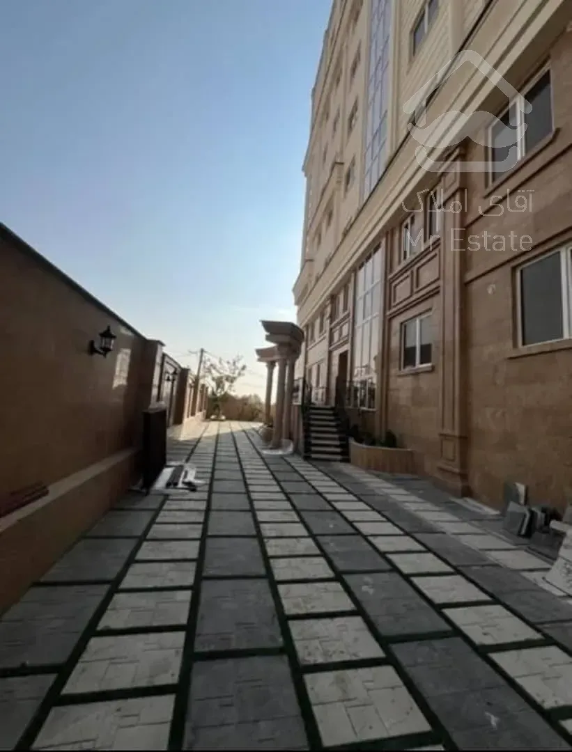 واحد١١۵متری آماده ی تحویل ویو دار فول امکانات شهرک الهیه