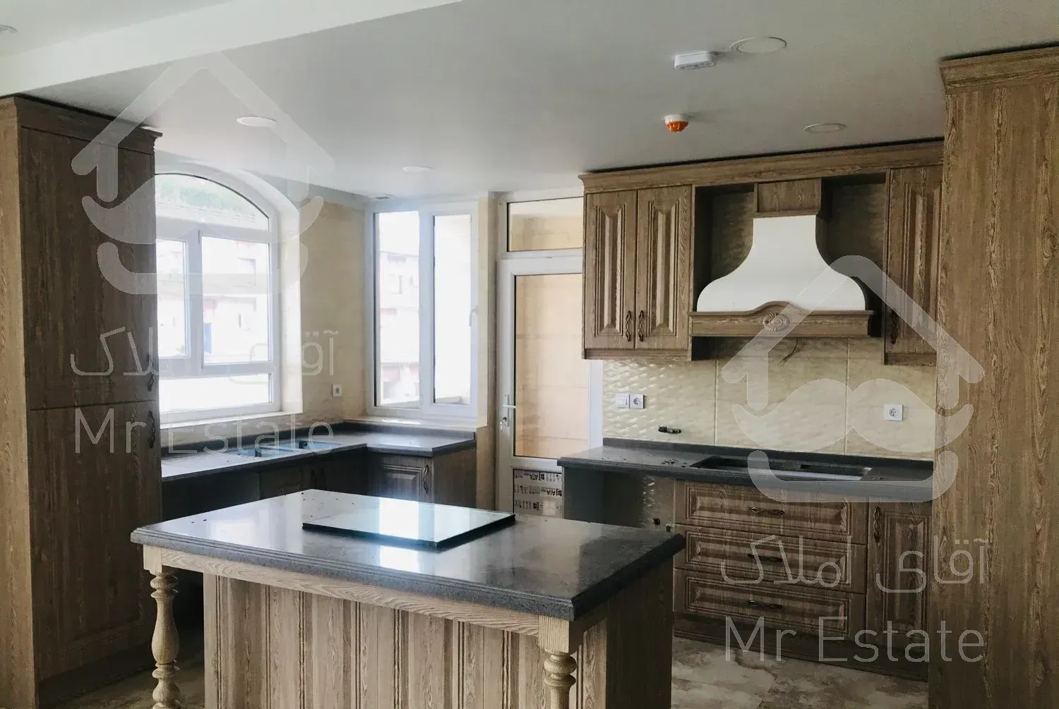 ۱۳۵متر ۳خواب نوساز کلید نخورده