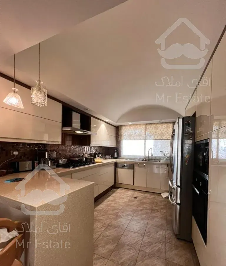 فروش واحد ۱۱۴ متری در آجودانیه