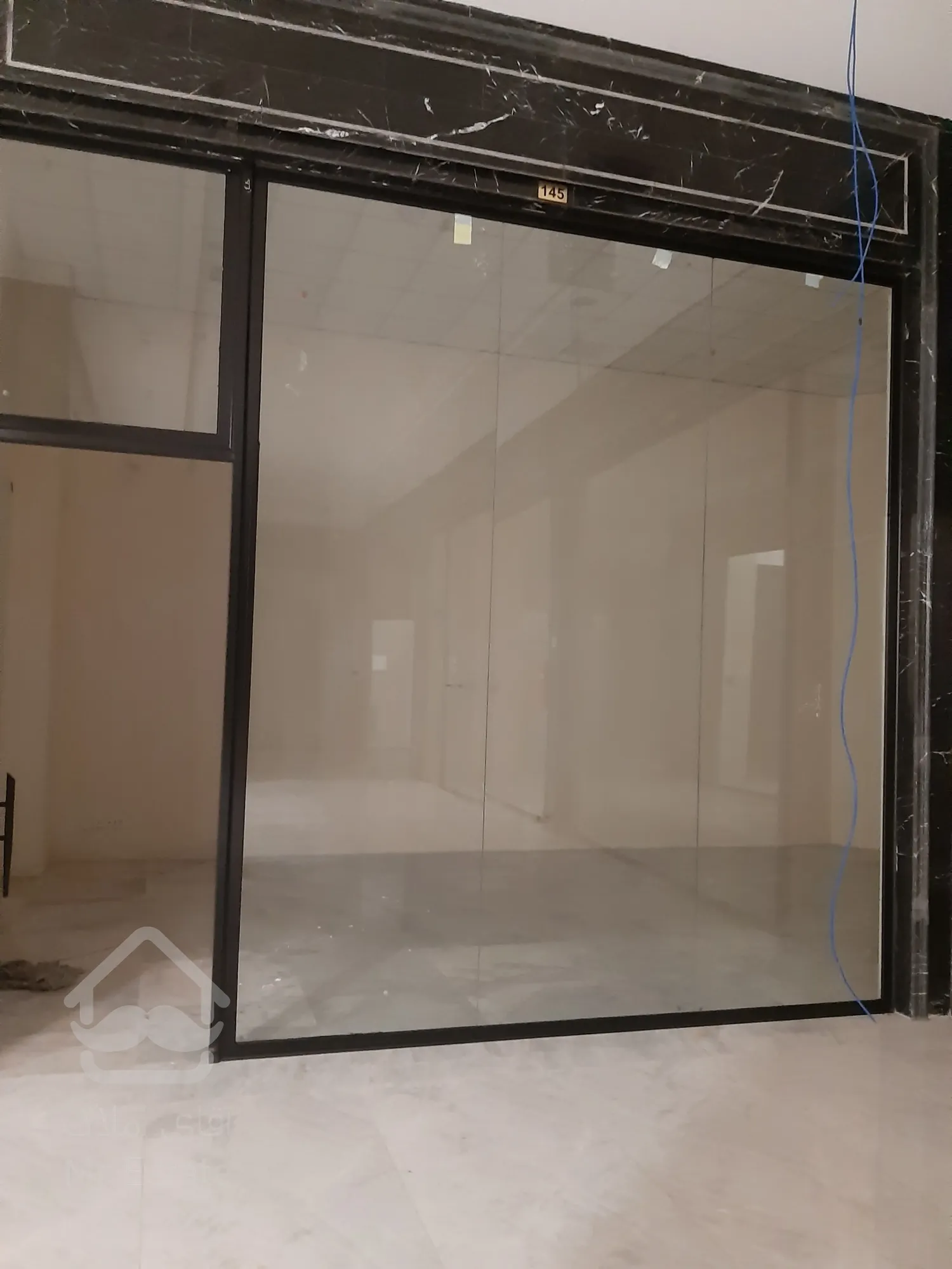 فروش شرایطی مغازه 19 متری در رونیکامال حسین آباد