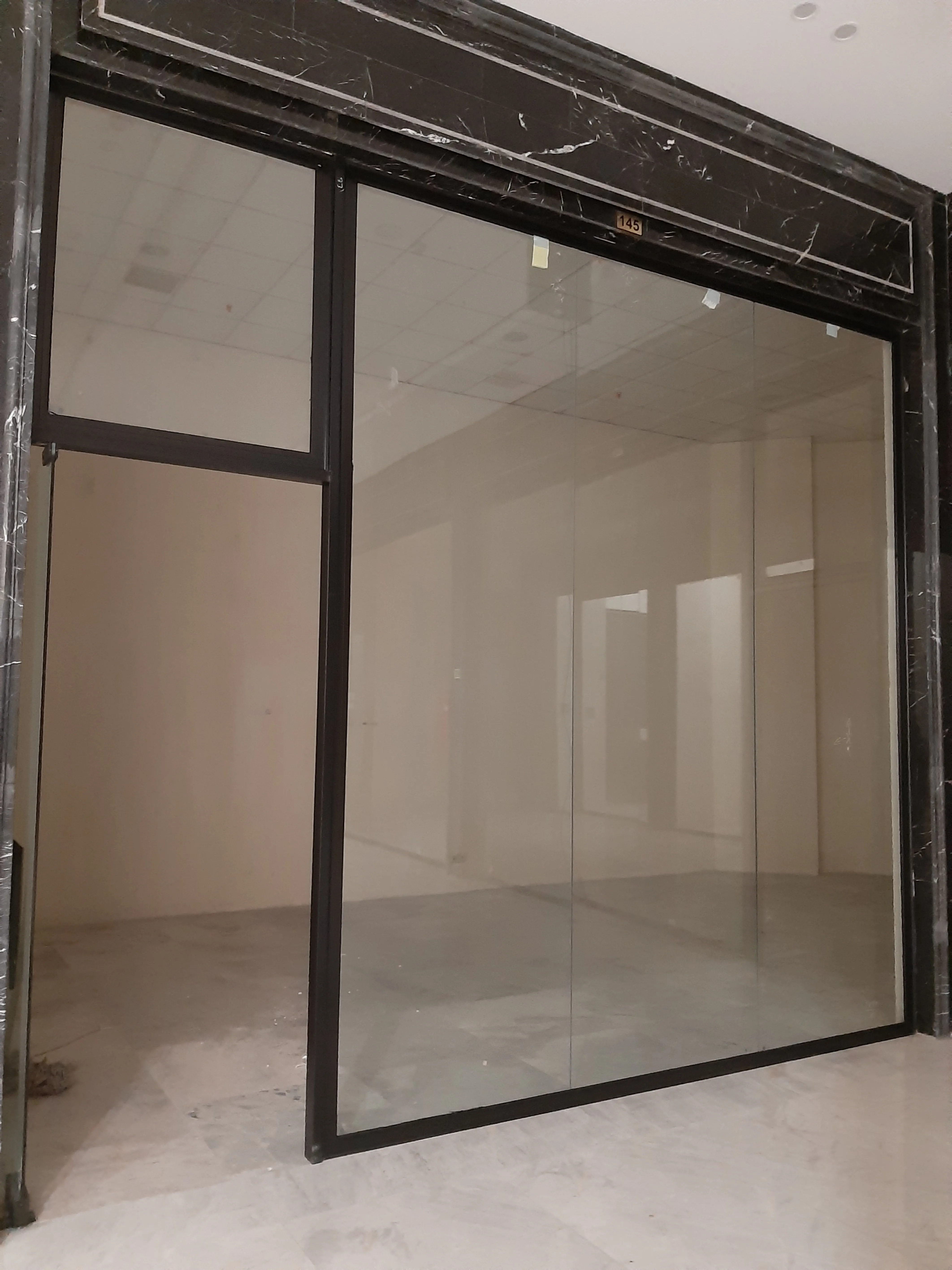 فروش مغازه 42 متری رونیکامال هروی