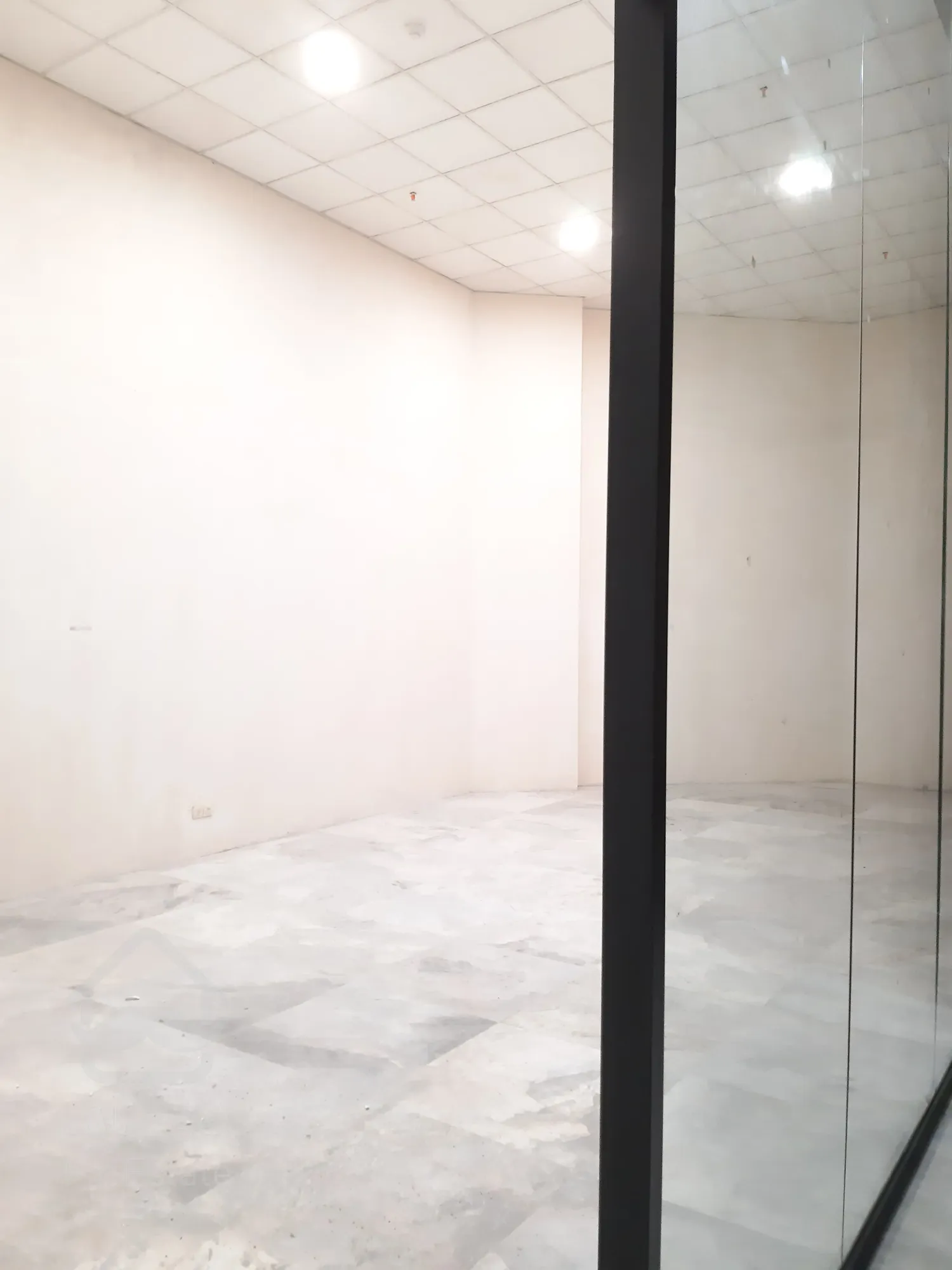 فروش مغازه 19 متری لاکچری آماده تحویل رونیکا مال هروی