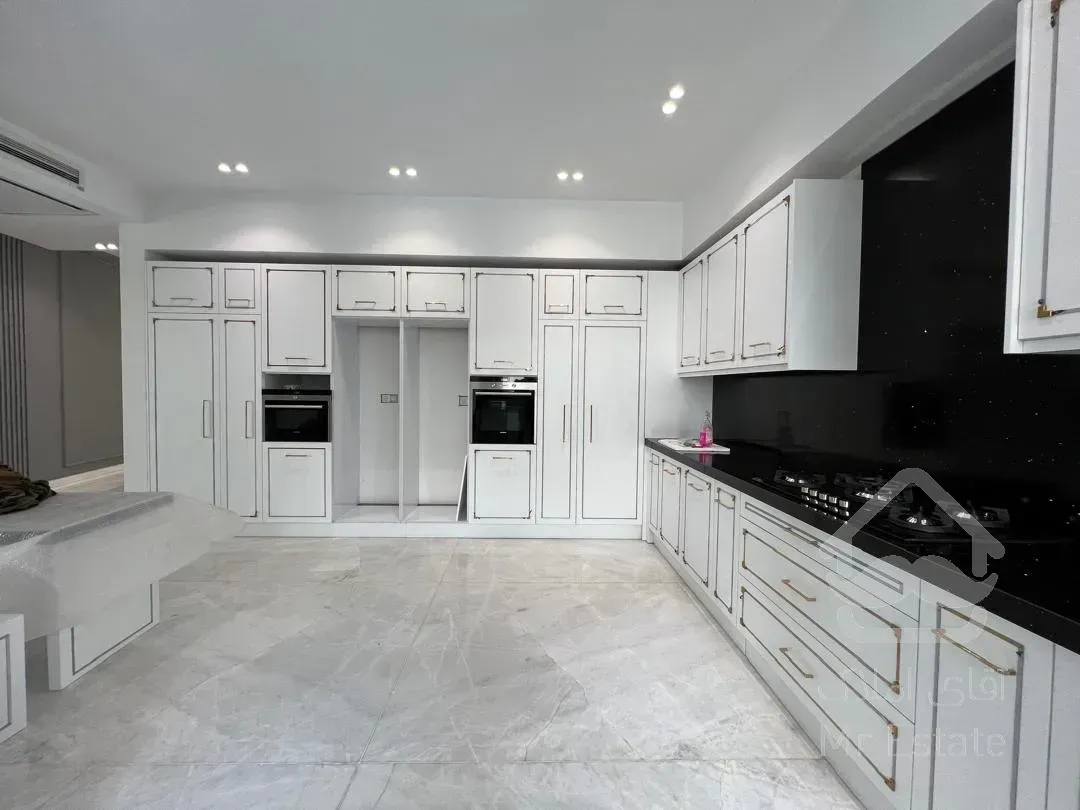 فروش اپارتمان 270 متری زعفرانیه