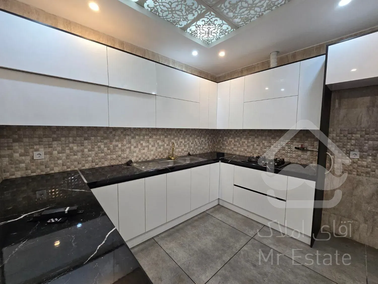 145مترشهرک غرب* اداری*لابی*دونبش، سرتاسر پنجره