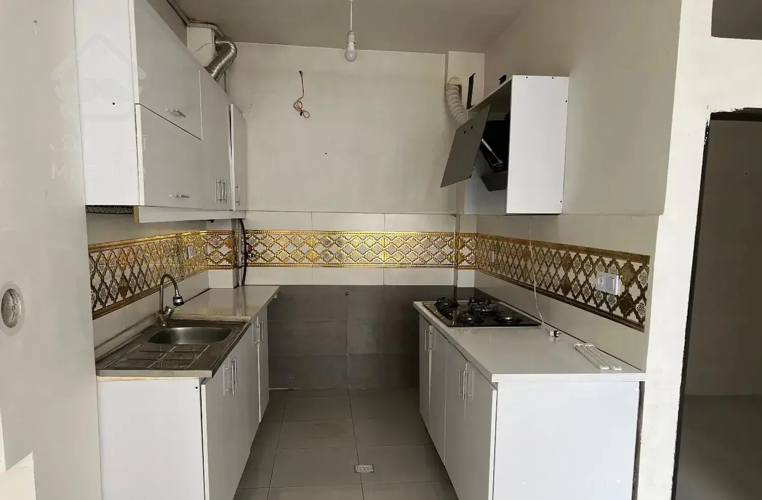 آپارتمان ۶۰متری طبقه اول کوچه دومتری