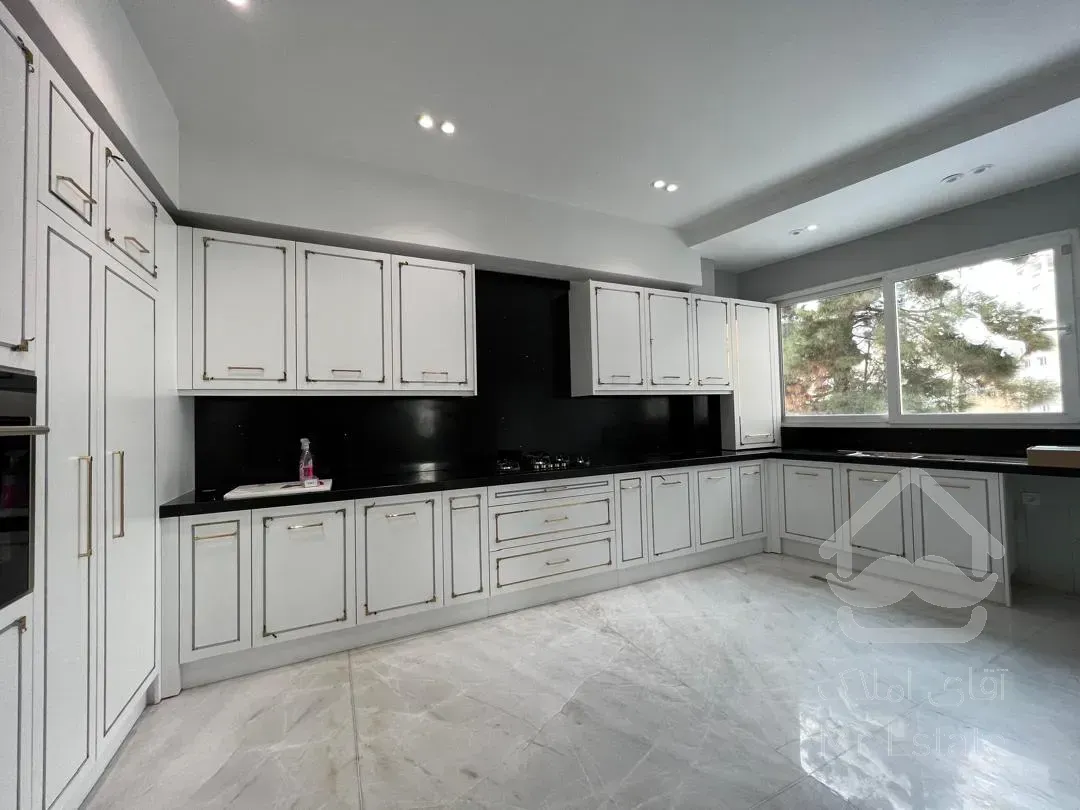 فروش اپارتمان 270 متری زعفرانیه