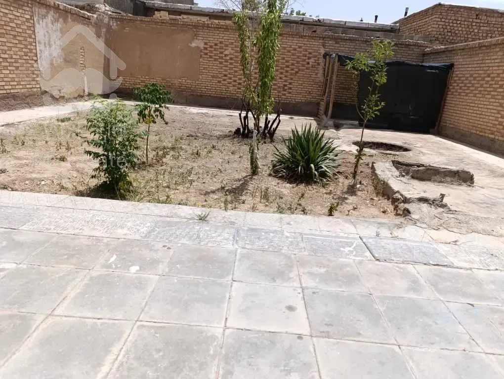 فروش خانه ویلایی حیاط دار بزرگ