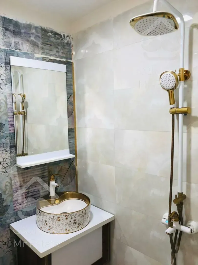 آپارتمان ۱۱۹ متری چیتگر بسیار لوکس برج خلبانان شکاری نورگیری عالی