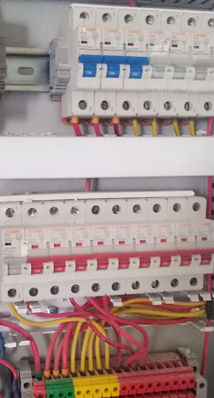 برقکار رفع اتصالی نصب لوستر نصاب عیب یابی برق کار