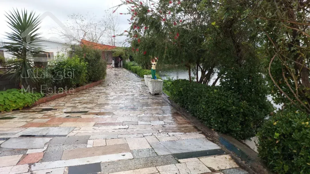 موقعیت استثنایی دو ویلا با تمام مجوز و امکانات در مجاورت استخر ماهی