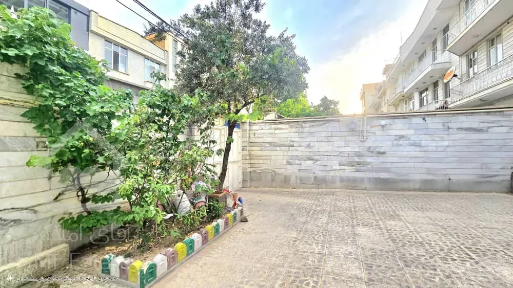 ملک ۲۰۰متری شهرک راه اهن