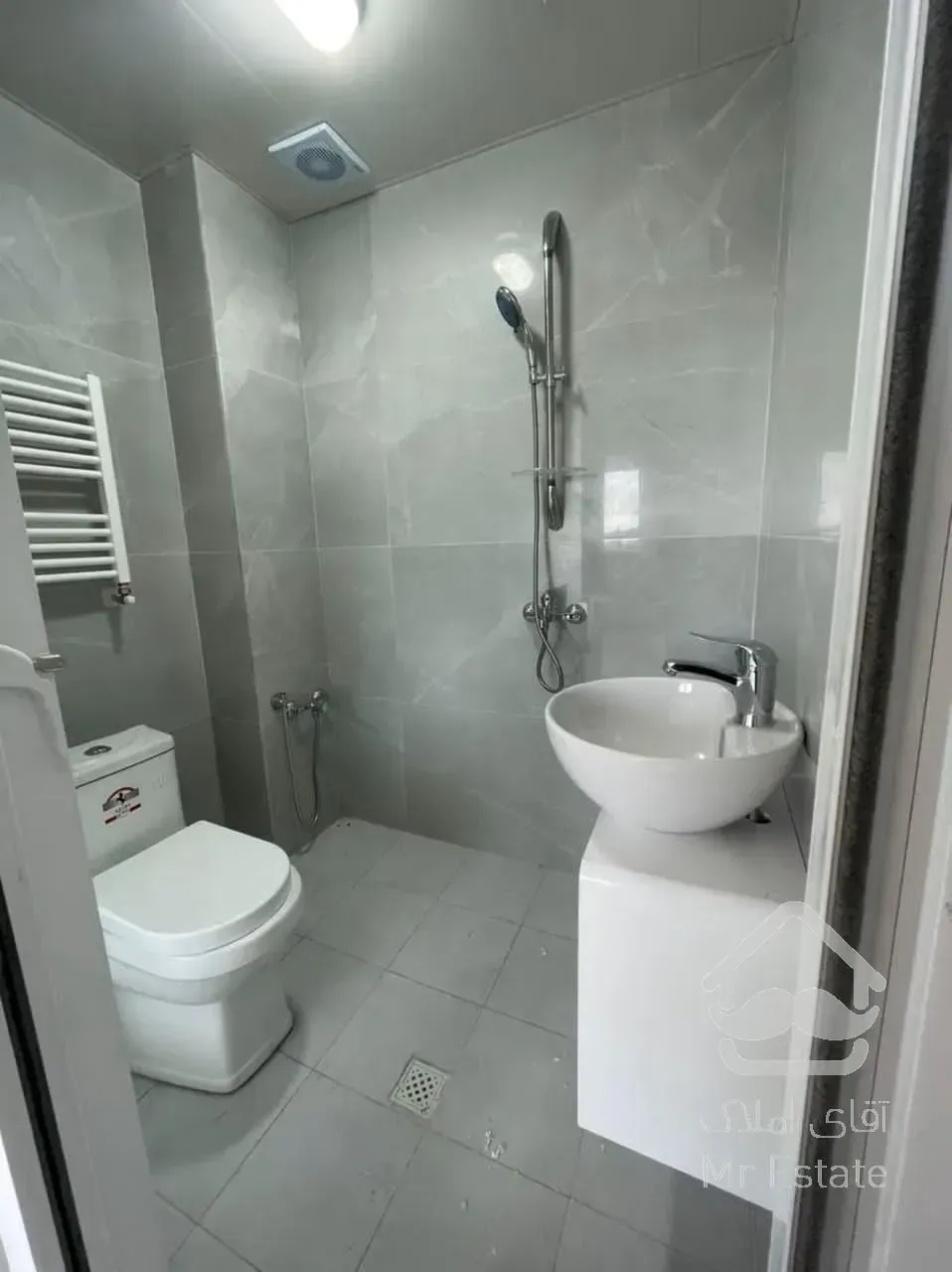 اپارتمان تک واحده مدرن ساحلی 135 متر سرخروود