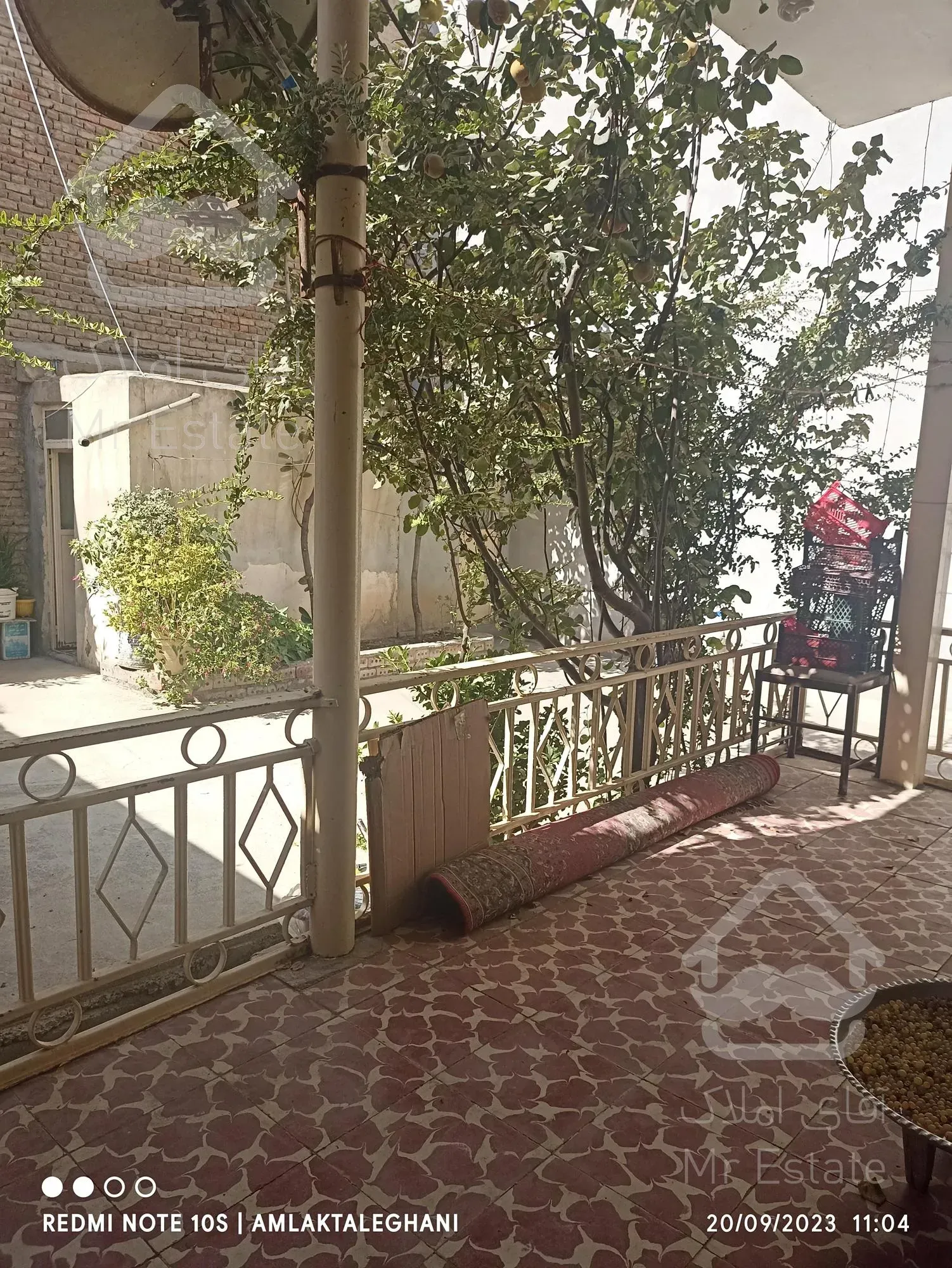 حیاط مسکونی ۲۰۰ متری در ۲۴ متری