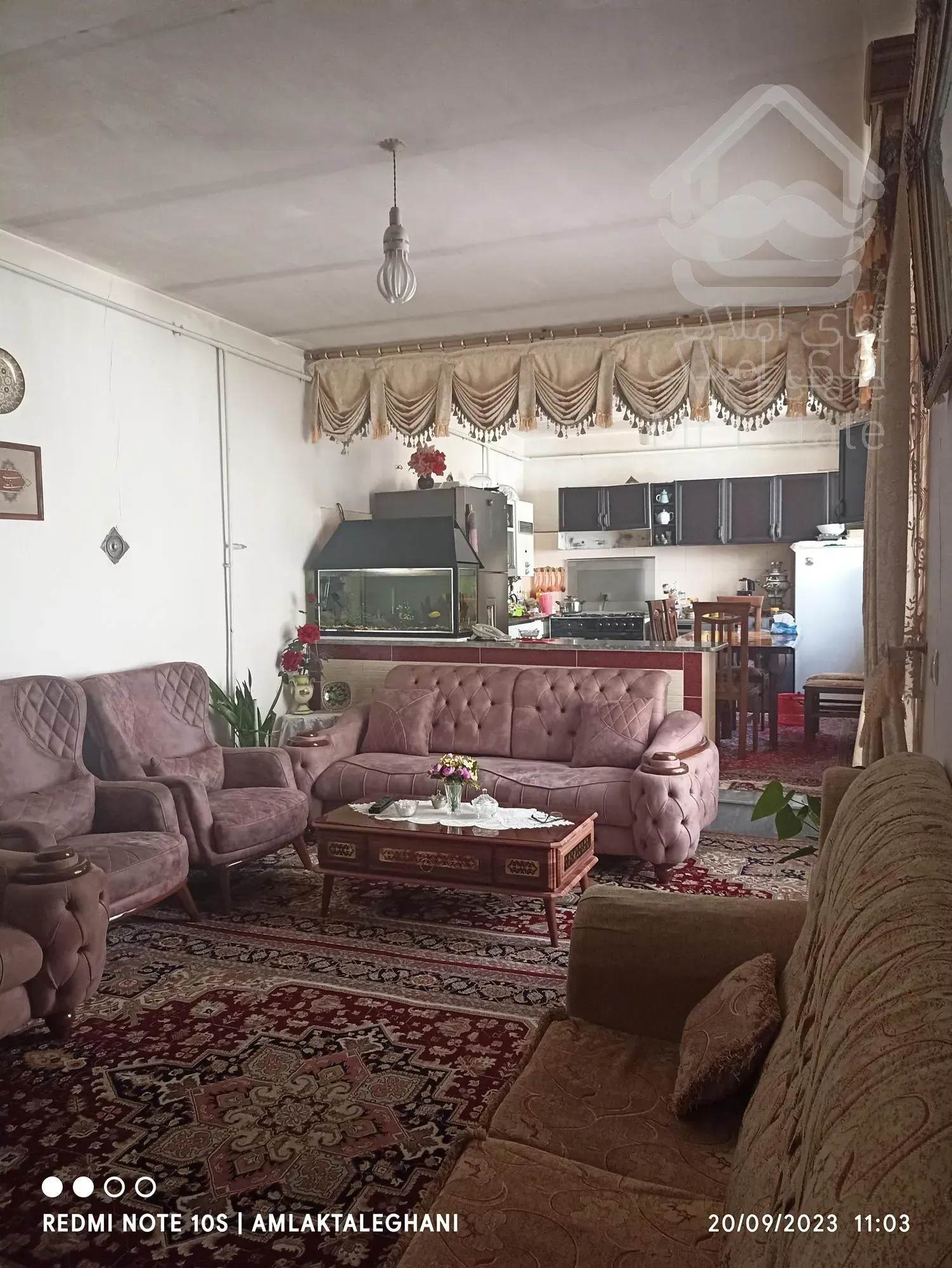 حیاط مسکونی ۲۰۰ متری در ۲۴ متری