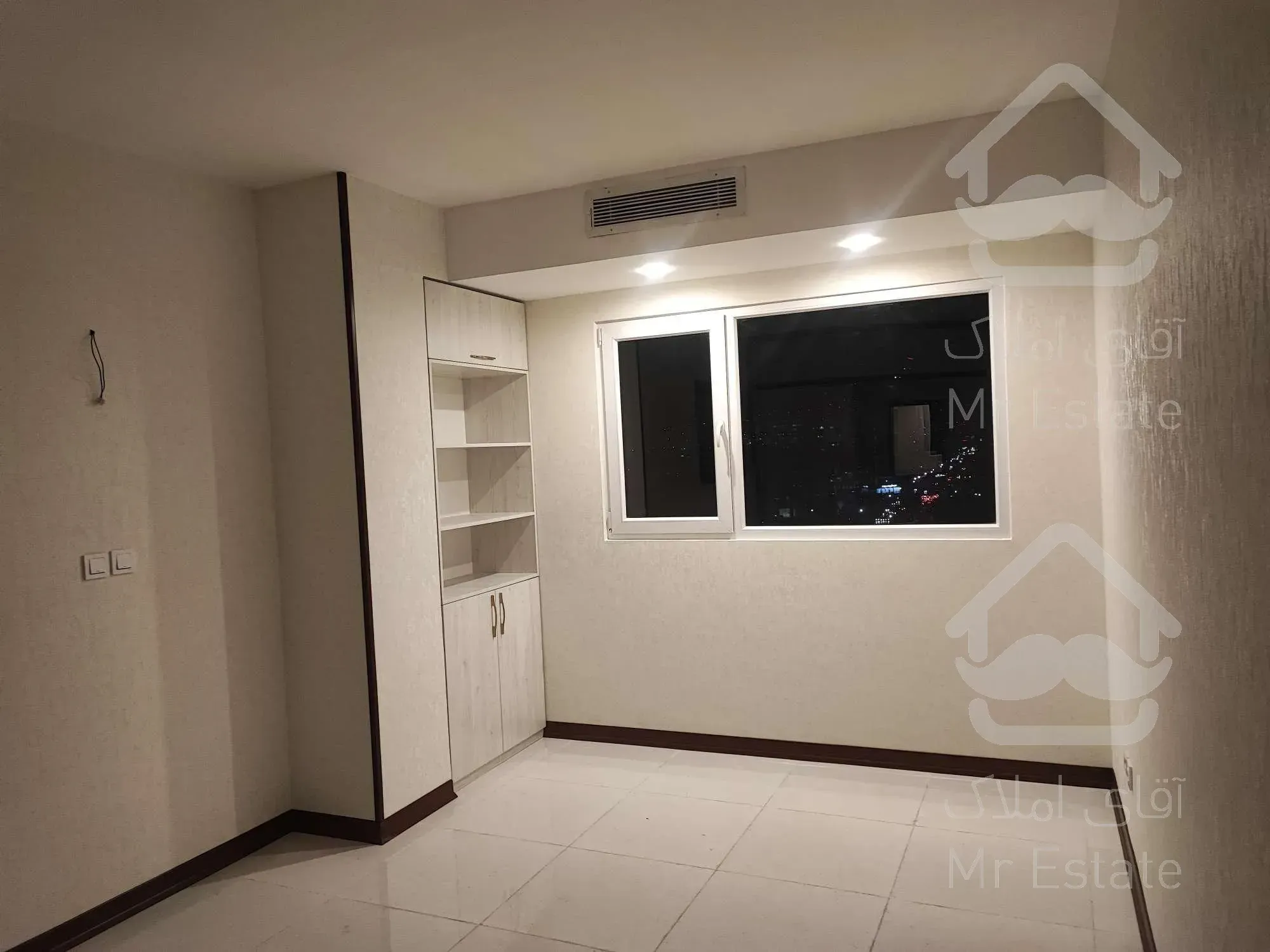 کلید نخورده،مدرن،2 بالکن بزرگ، ویو کوه و دریاچه از طبقه 13