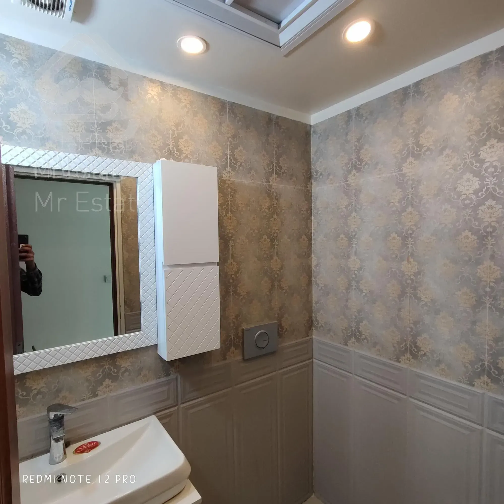 سعادت آباد 98متر 2خواب غرق در نور