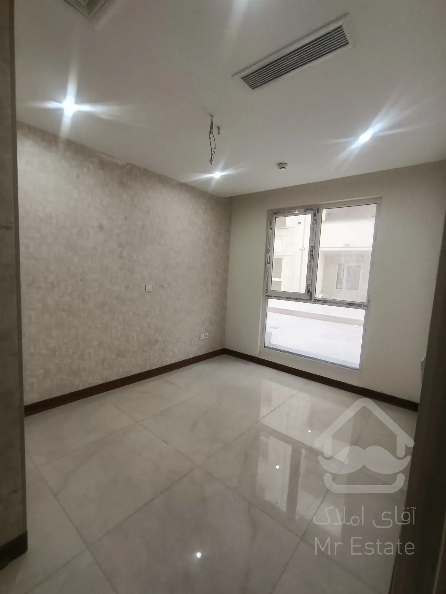 فروش واحد شیک ۱۹۶ متر رونیکاپالاس