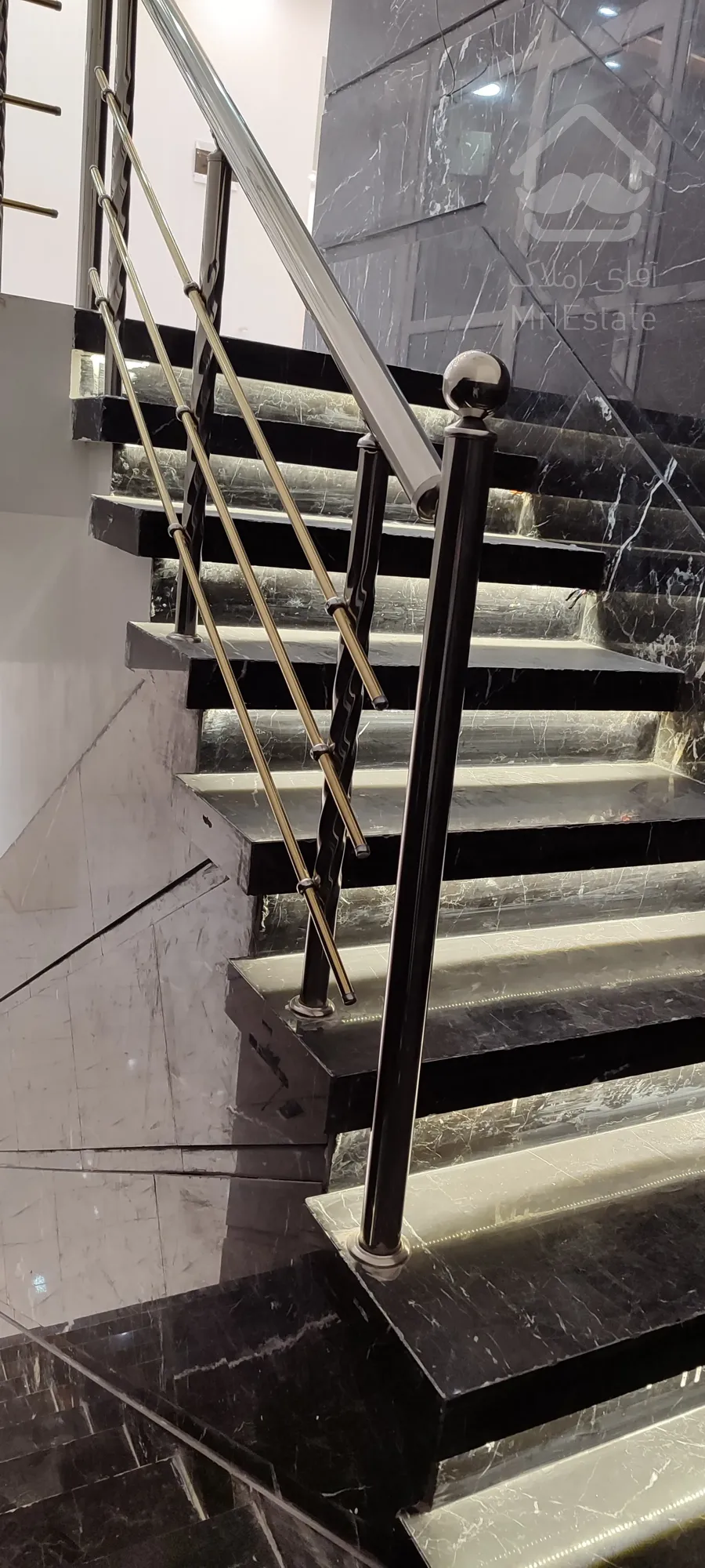 ویلای دوبلکس با استخر ۴فصل فول امکانات پیشوا