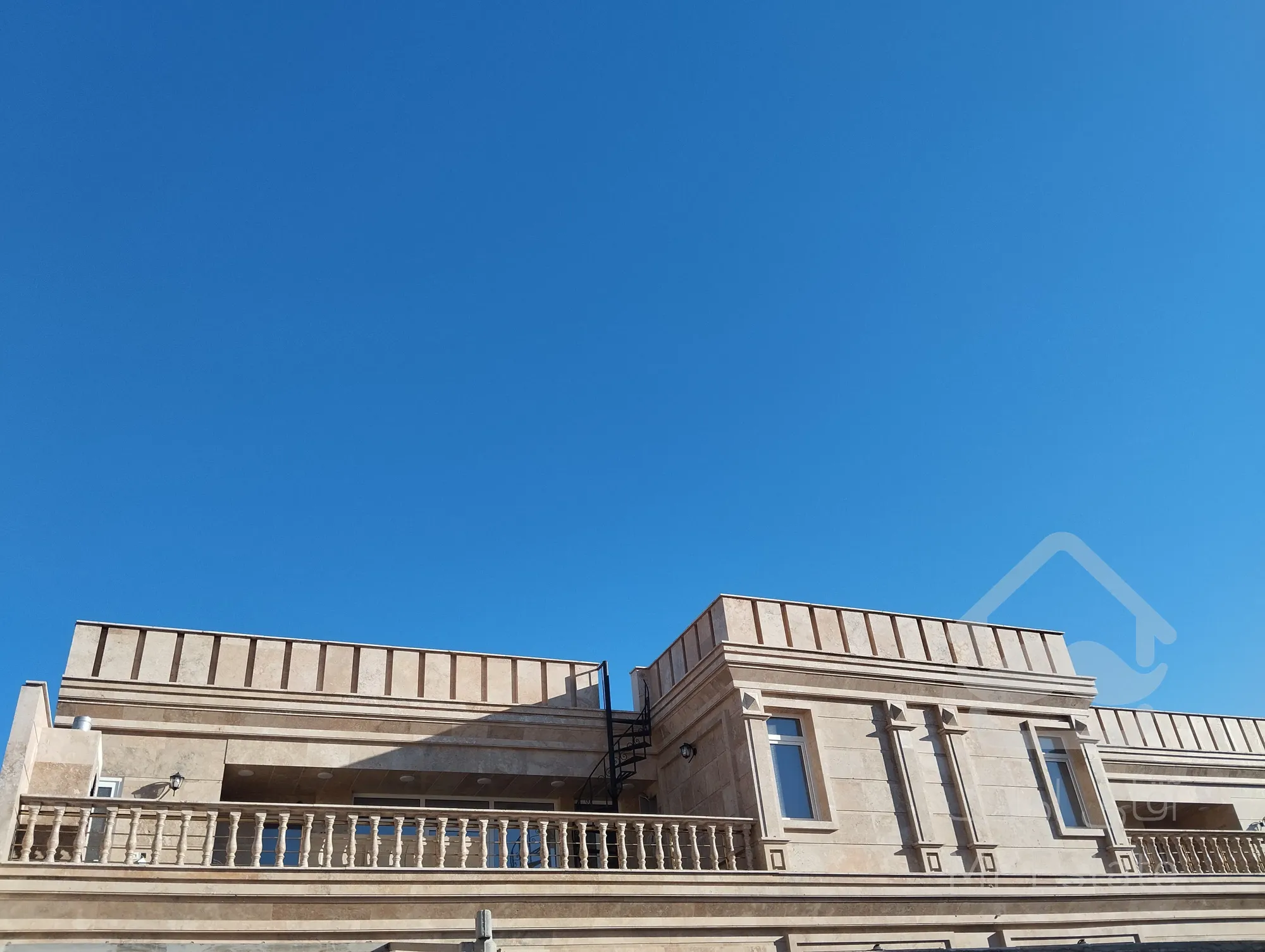 ویلای دوبلکس با استخر ۴فصل فول امکانات پیشوا