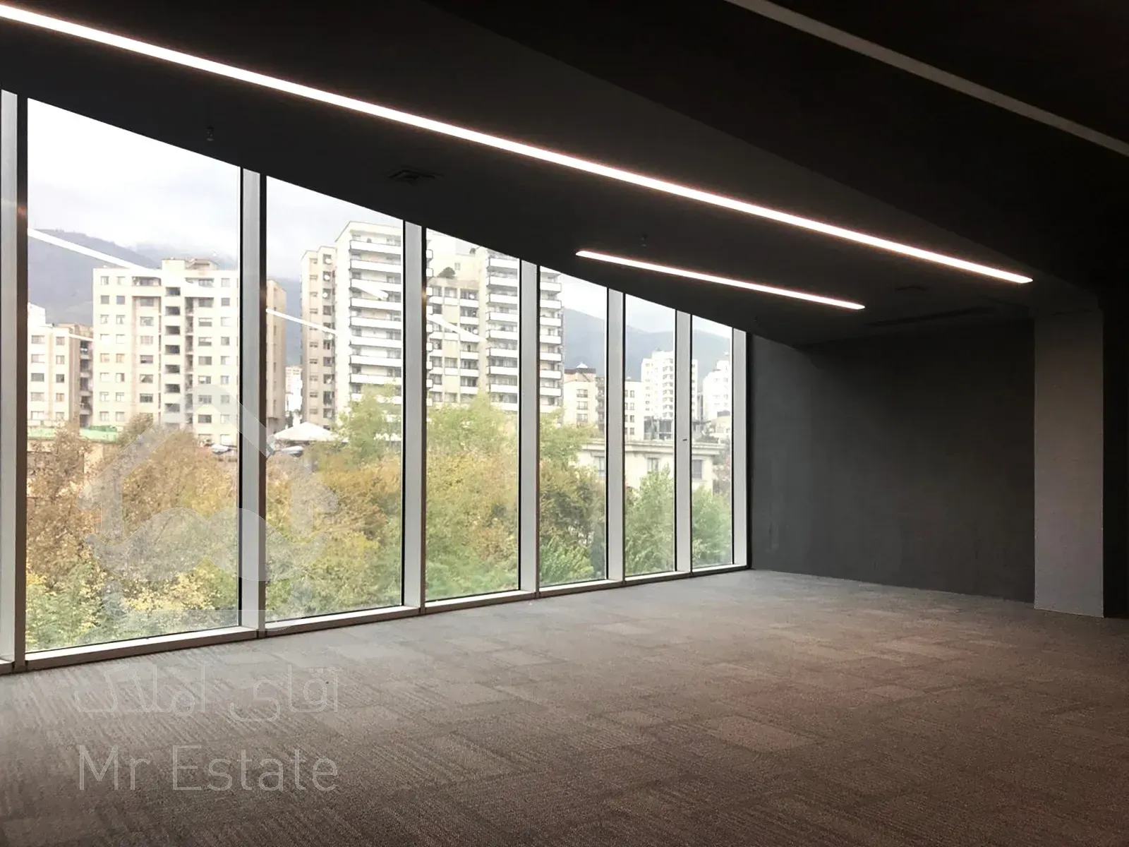 ۲۲۰ متر سند اداری بر اندرزگو ، نوساز مدرن ، ۴ پارکینگ