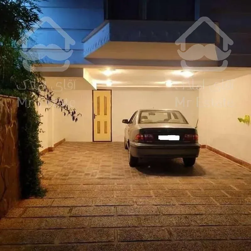 ویلا 891 متر تریبلکس_ استخردار _ خوش نقشه